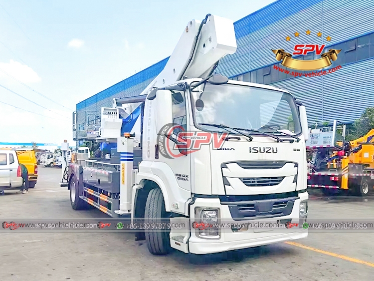 ISUZU Cherry Picker Truck - Front Right Side